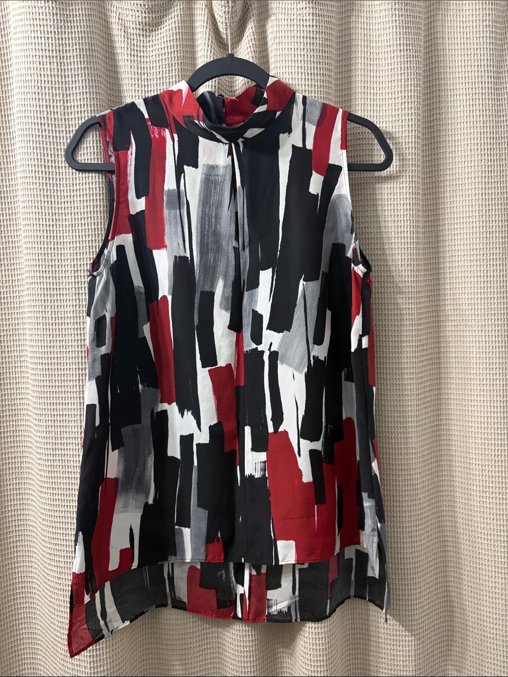 Lafayette 148 New York Sleeveless Mock Neck Abstract Print Top - 100 % silk